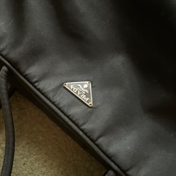 Prada purse - Picture 2 of 7